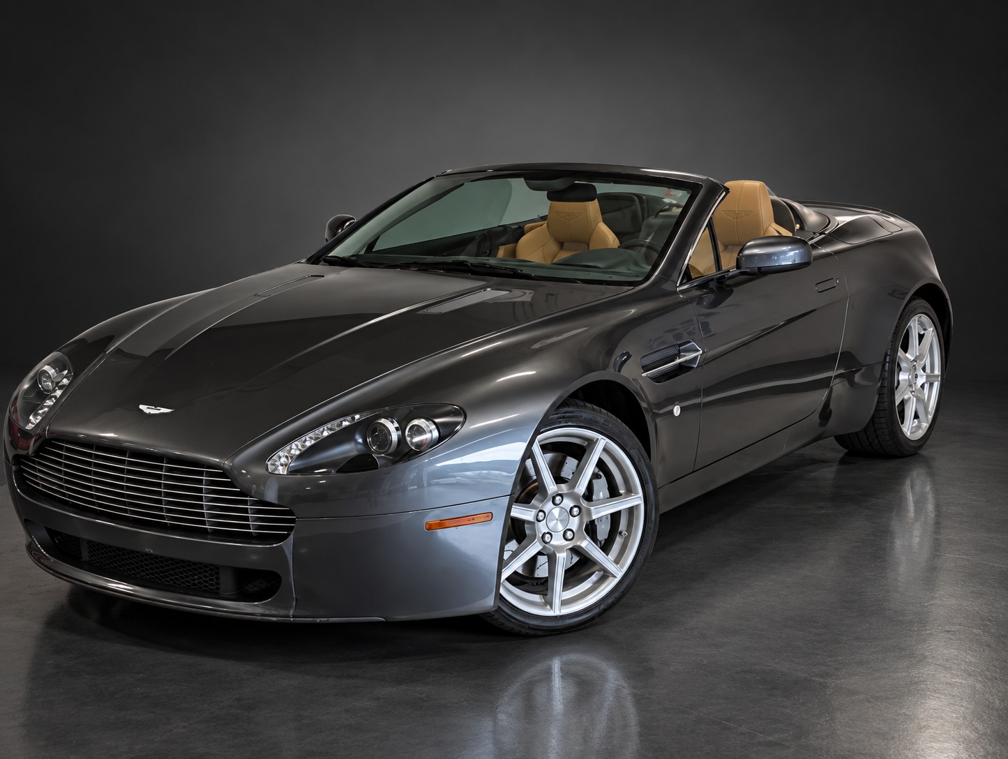 2007 Aston Martin V8 Vantage Roadster Only 27K Miles - Just Serviced - Gorgeous Color Combo