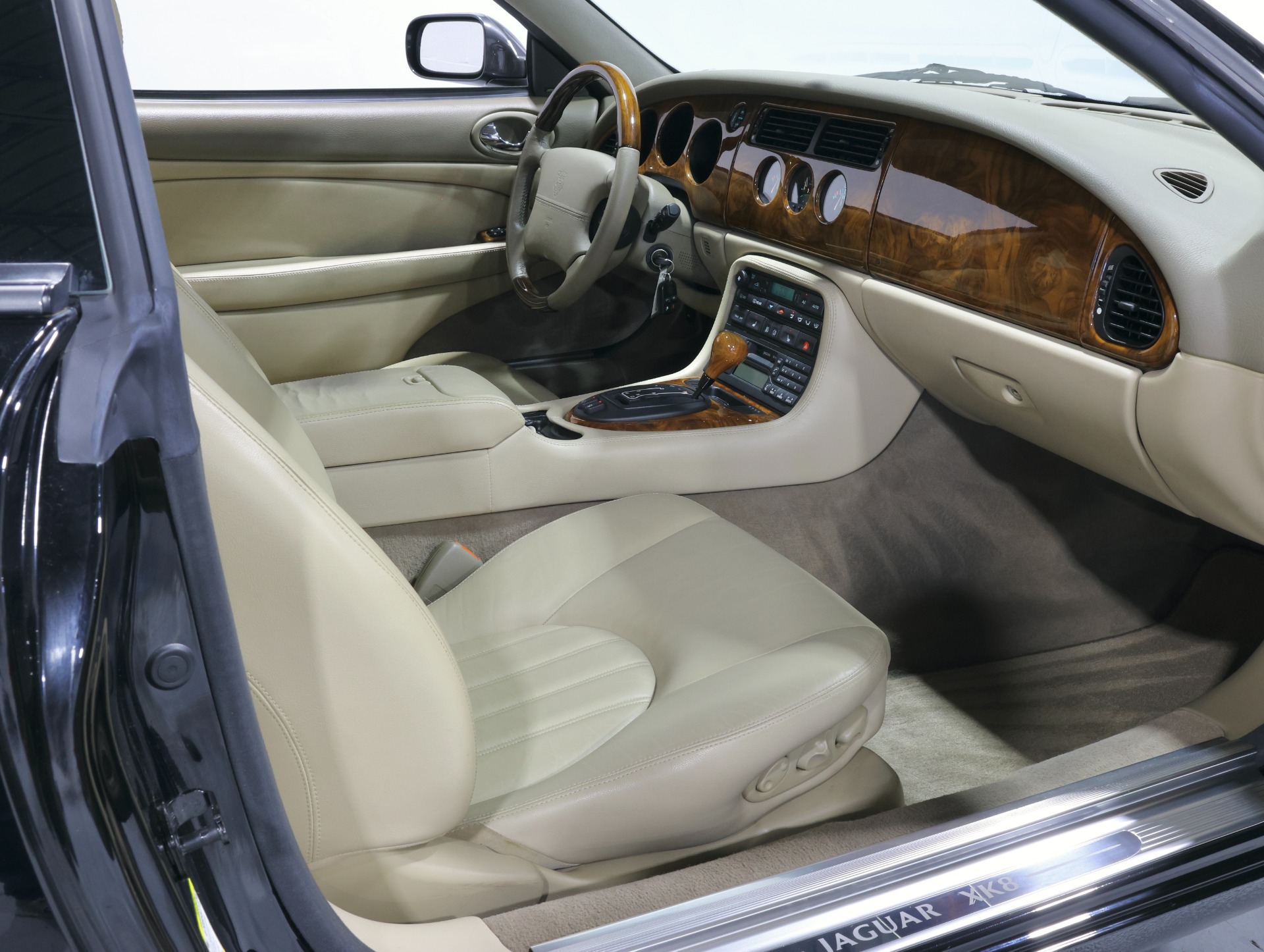2002 Jaguar XK 8 photo 3
