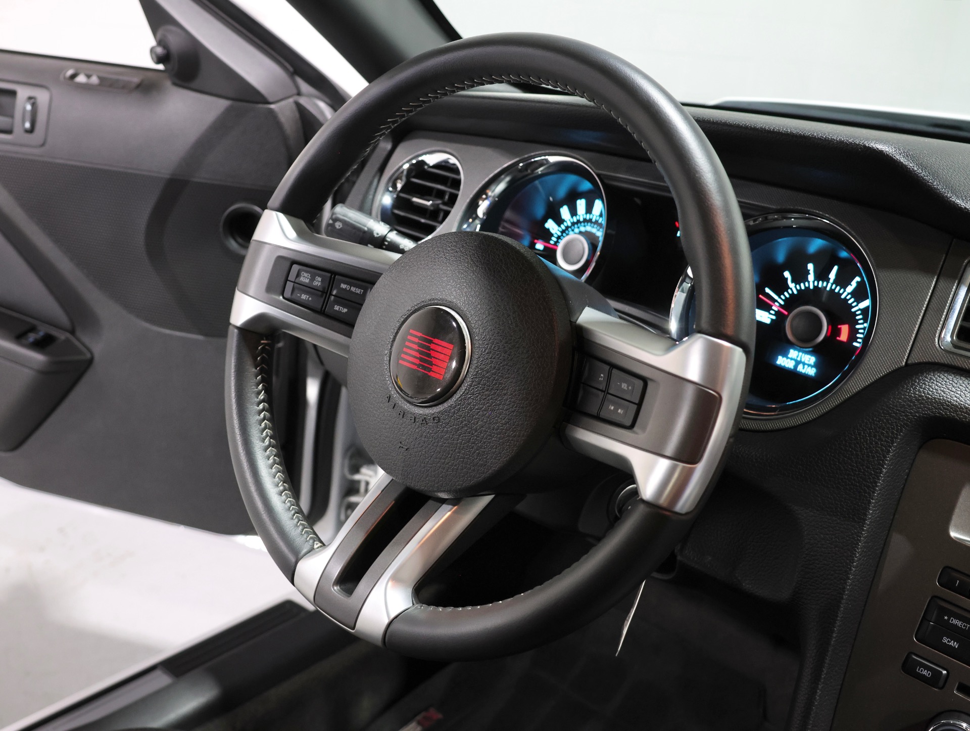 2013 Ford Mustang GT - Photo 12