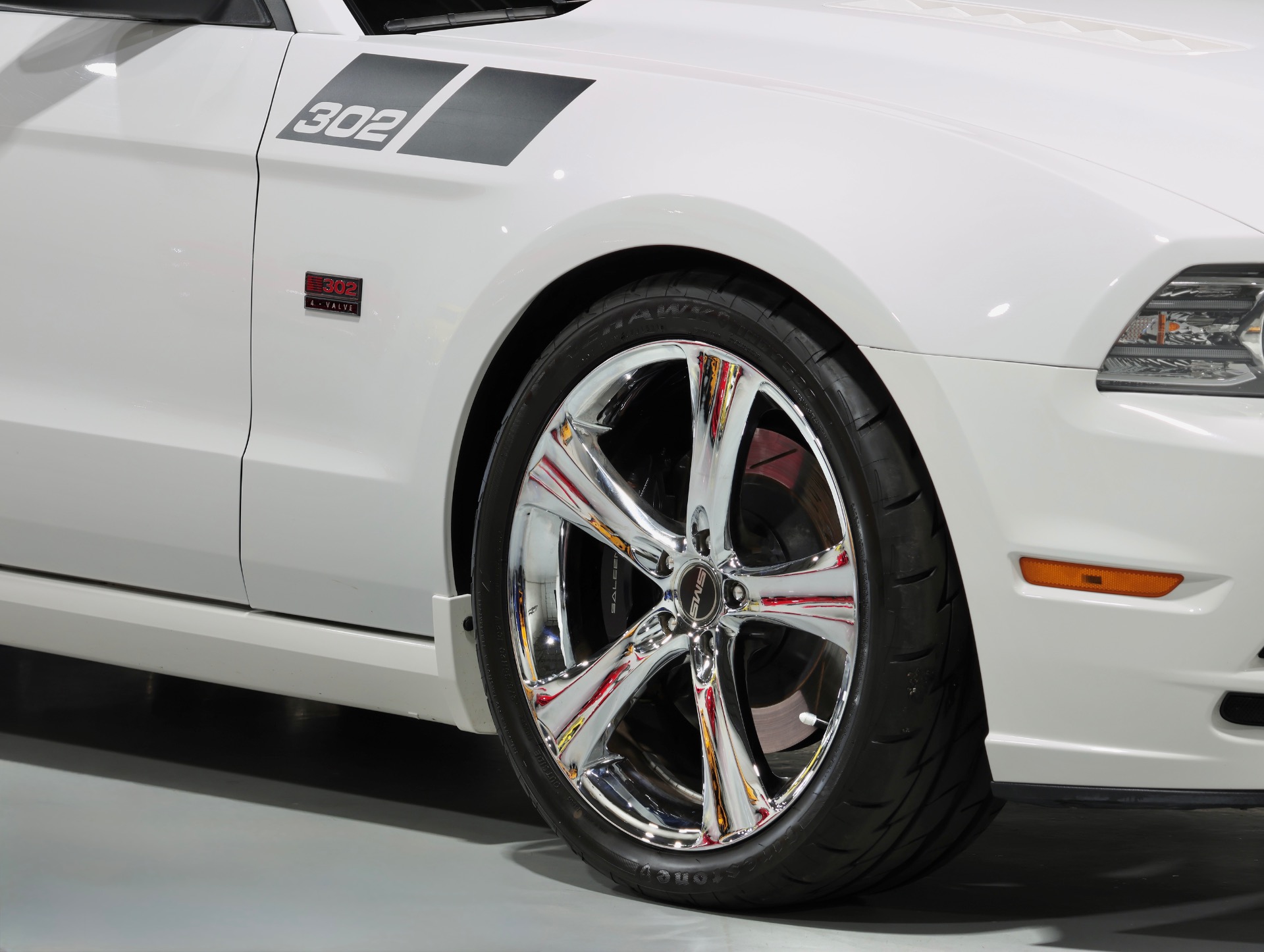 2013 Ford Mustang GT - Photo 28