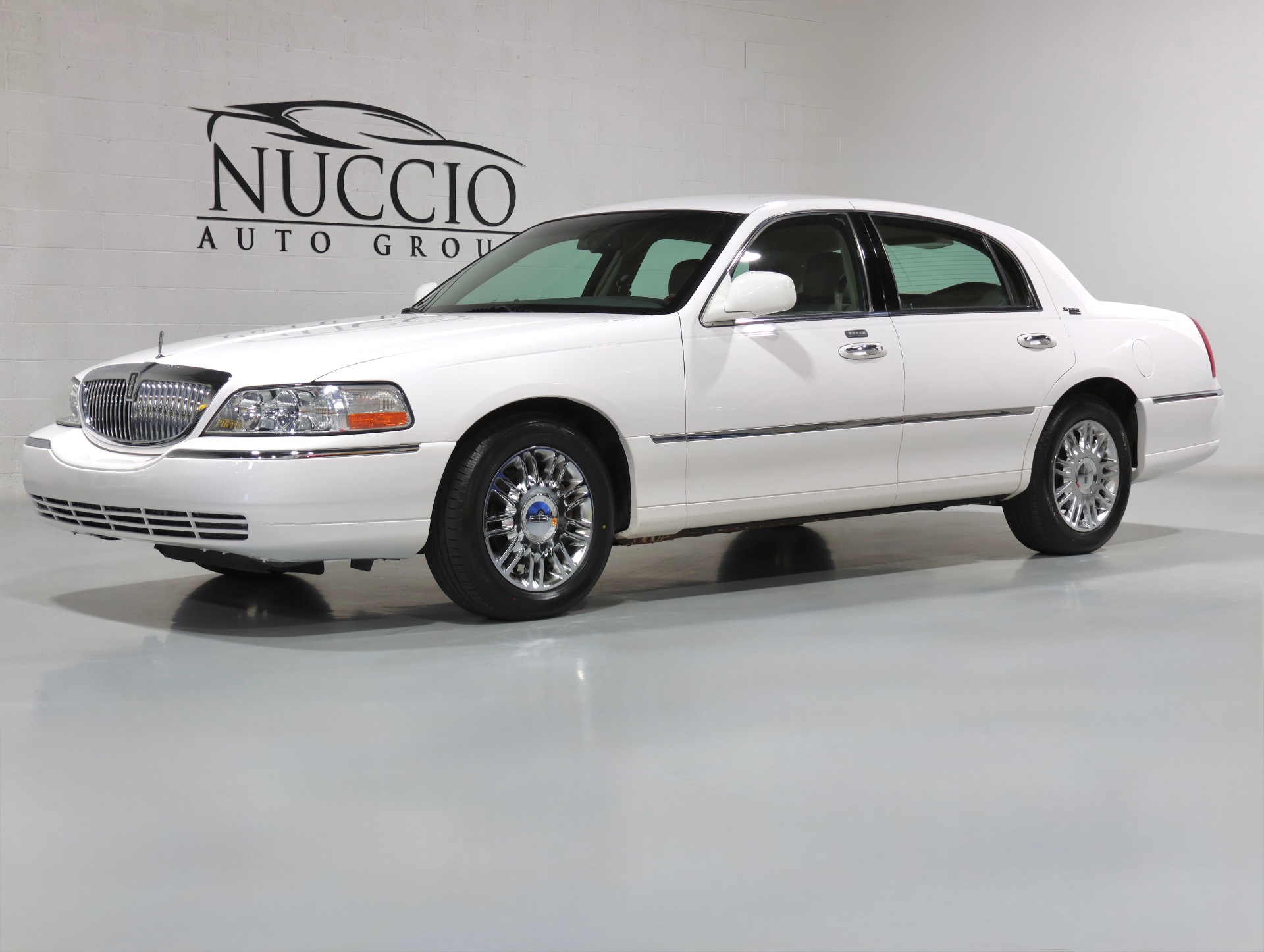 2008 Lincoln Town Car Signature Limited's photo